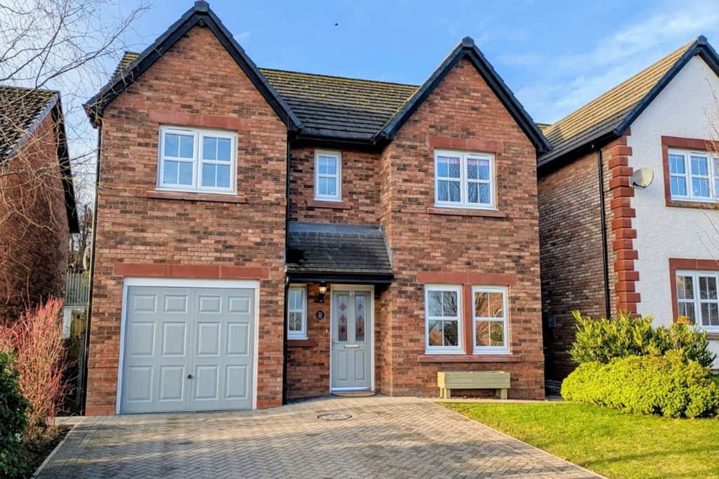 Property photo 1 of 17 Alders Edge