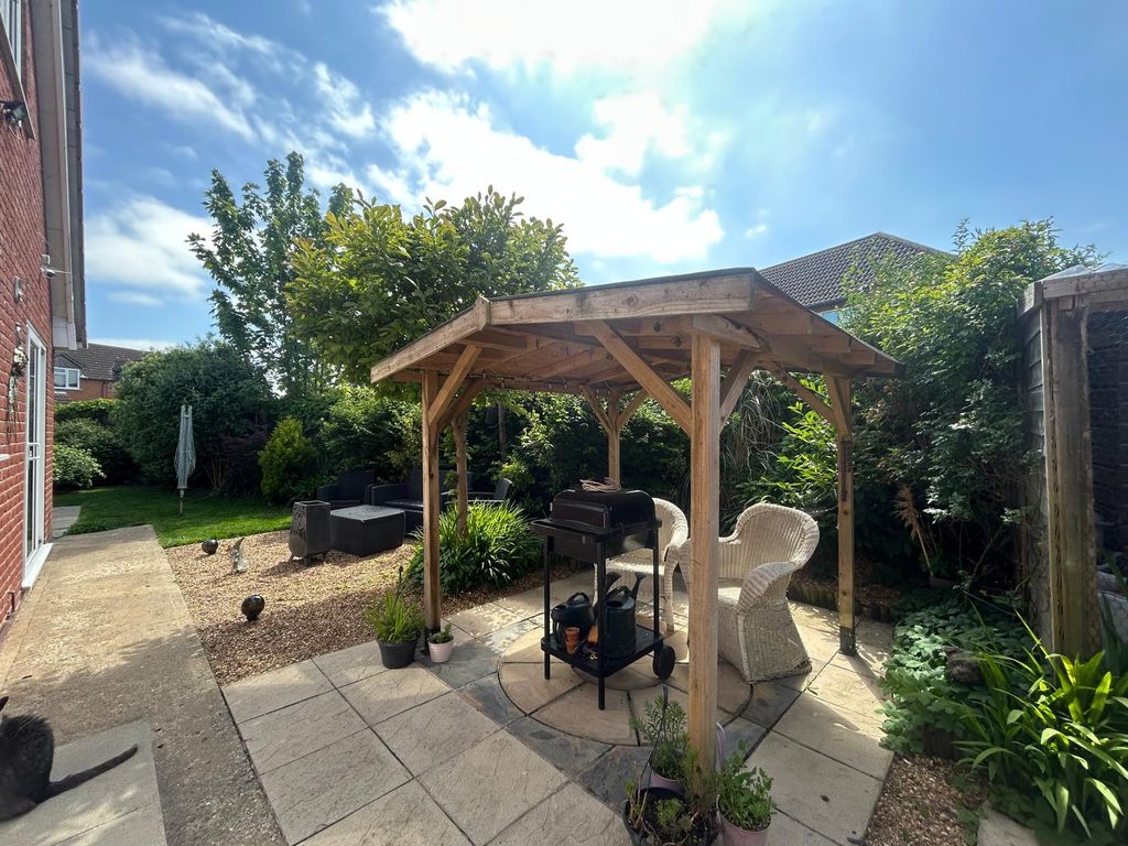 Property photo 3 of 18