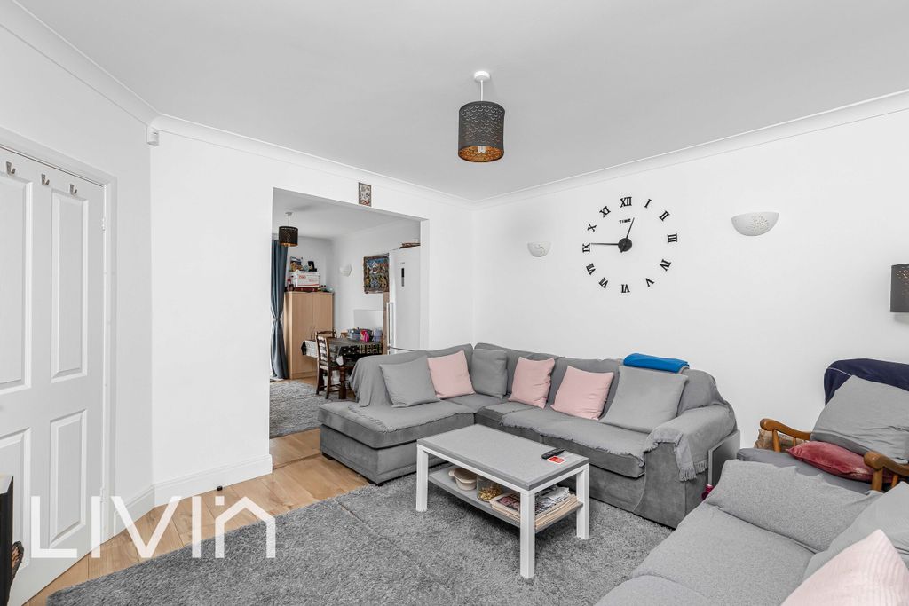 Property photo 2 of 9 025A7844