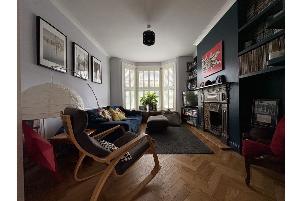 Property photo 3 of 14