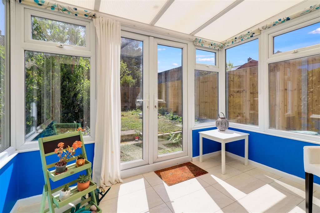 Property photo 3 of 14 Img (6).Jpg