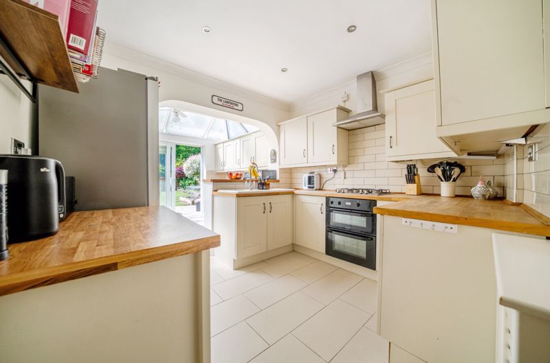 Property photo 3 of 20 Kitchen