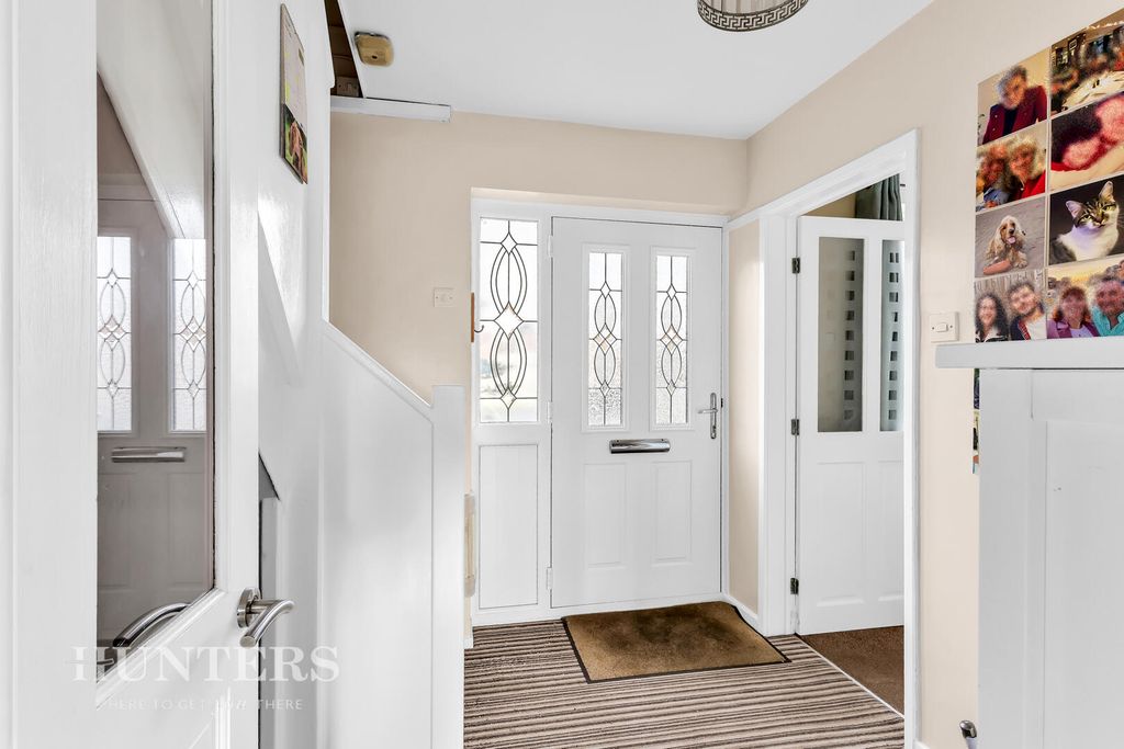 Property photo 3 of 22 Hallway