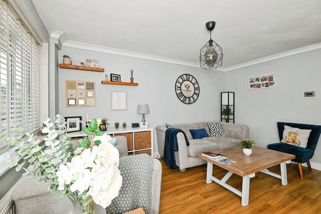 Property photo 2 of 20 Pbox-Img.Jpg