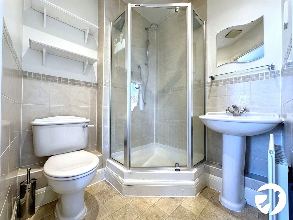 Property photo 3 of 15 En-Suite