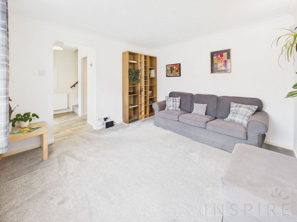 Property photo 2 of 28
