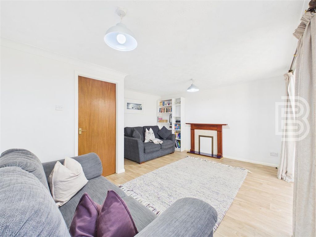 Property photo 3 of 15 Living Room (2).Jpg