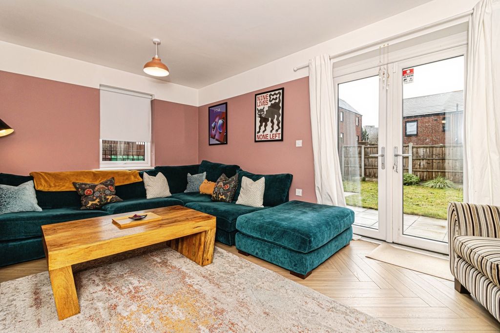 Property photo 2 of 27 Photo