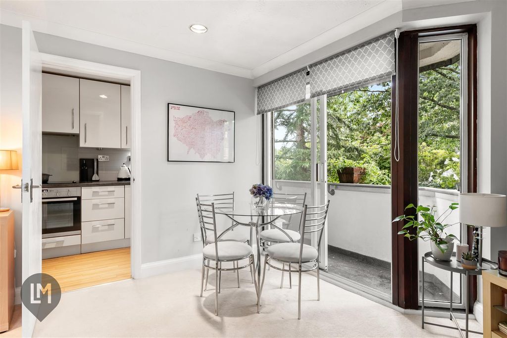 Property photo 2 of 7 Living/Dining Room