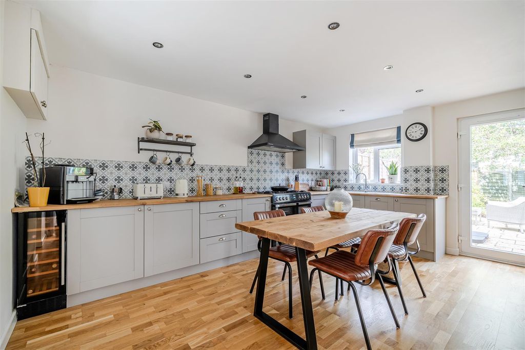 Property photo 2 of 22 1-6A971Cbf4Bef9-1513936-7-6A96c19Eddb69-1.Jpg