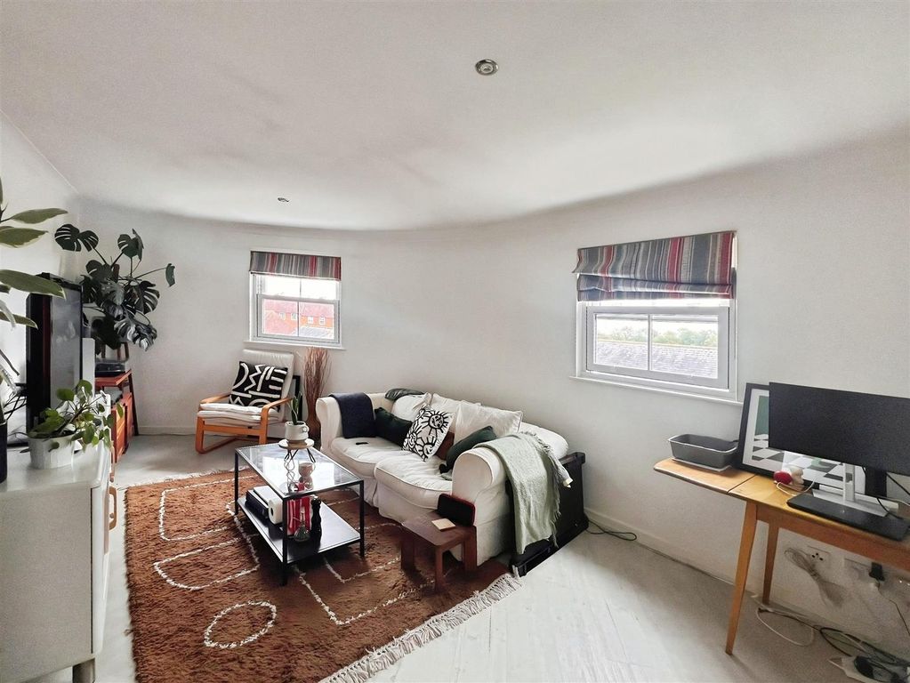 Property photo 2 of 11 59B48Ebf-80701.Jpg