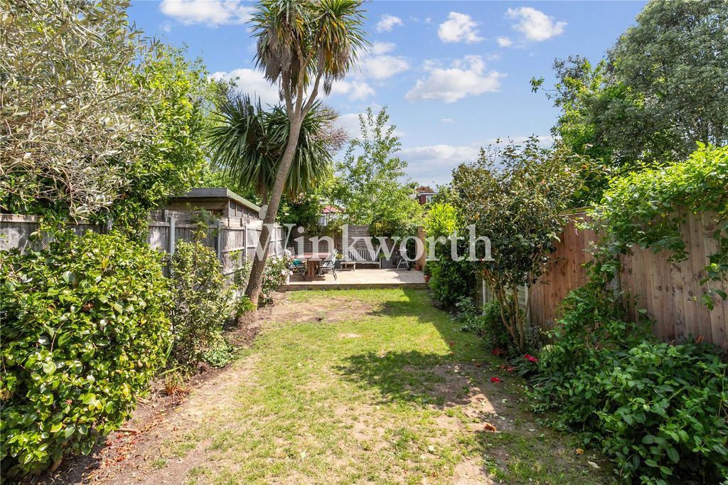 Property photo 3 of 16 Picture No. 14