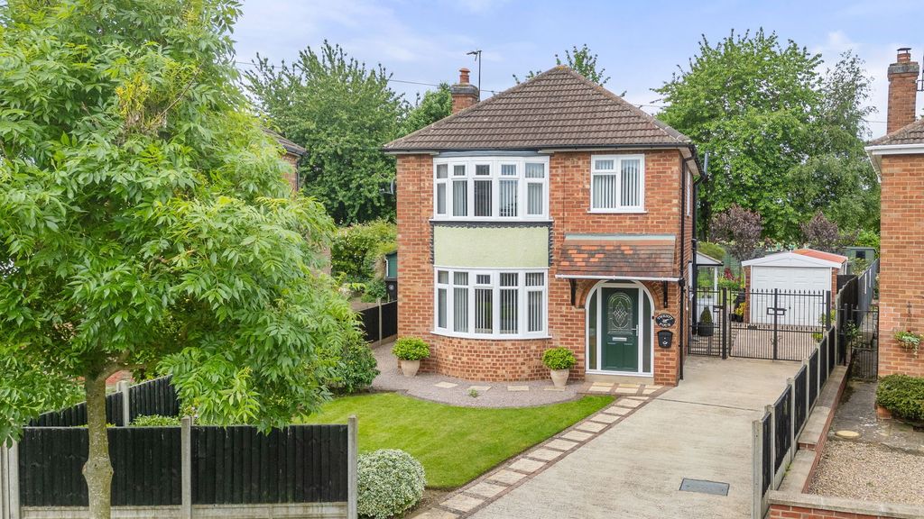 Property photo 1 of 31