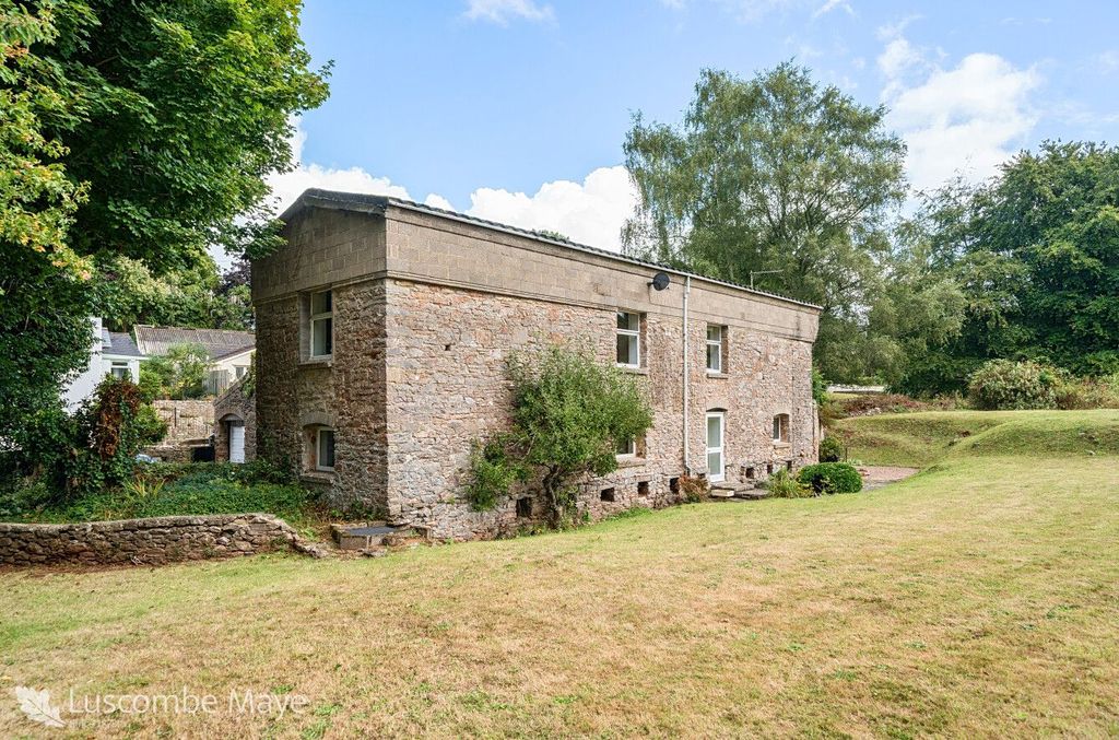 Property photo 1 of 29