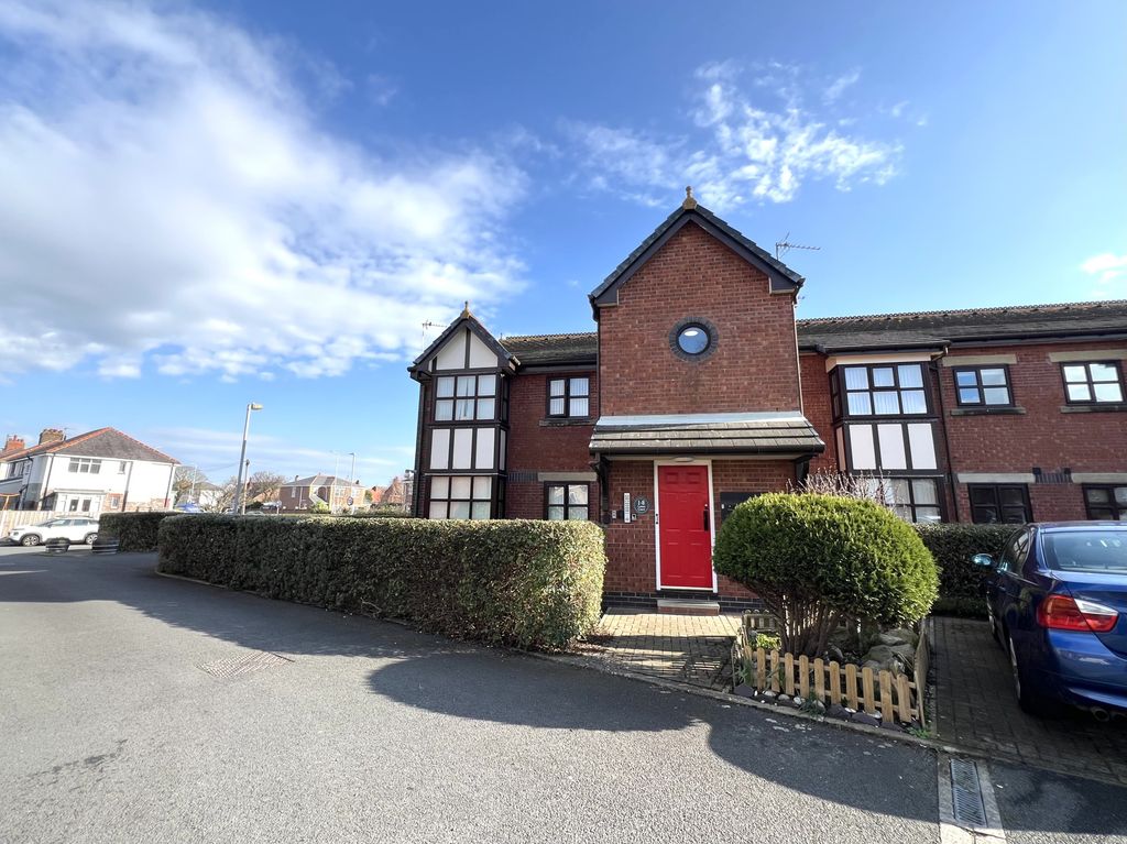 Property photo 1 of 9