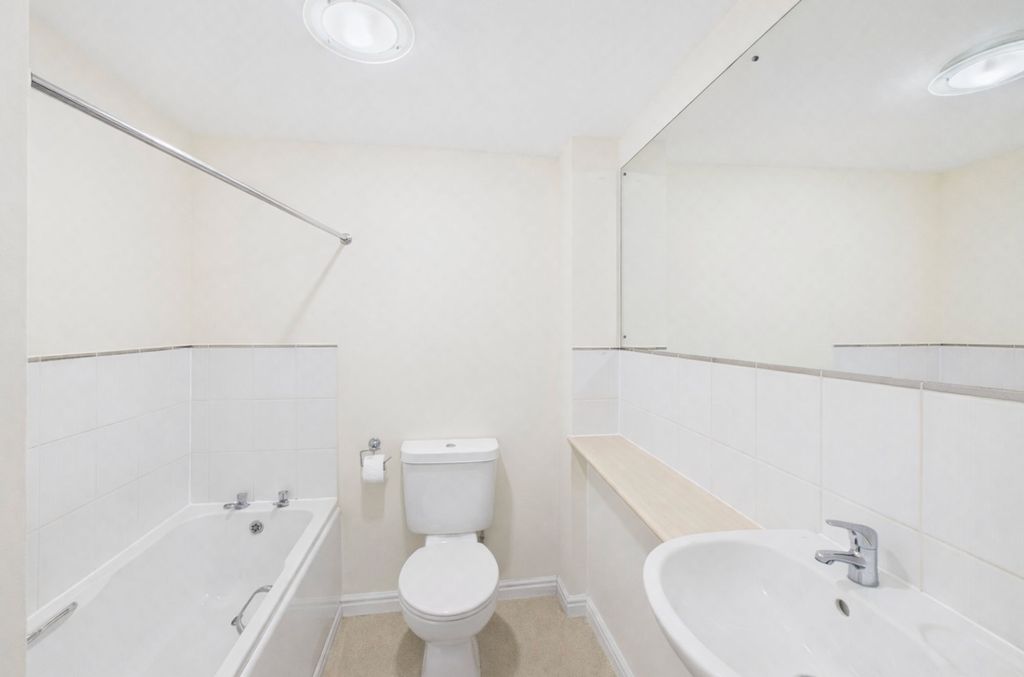 Property photo 3 of 15 Bathroom