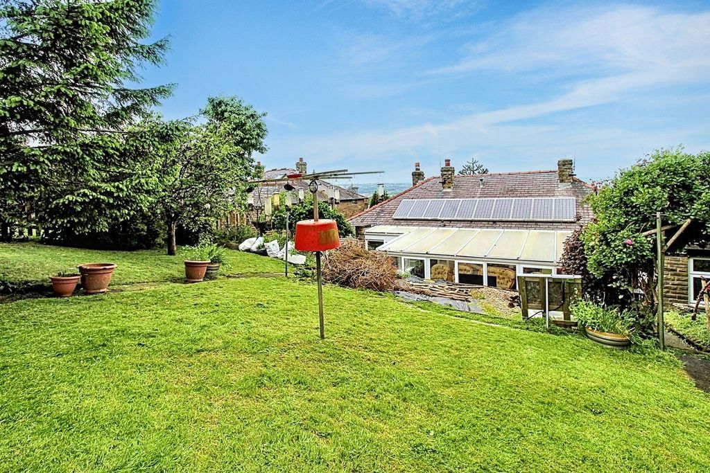 Property photo 2 of 22