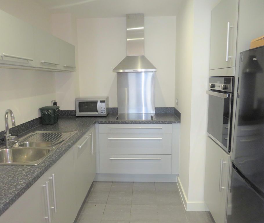 Property photo 3 of 9 Kitchen