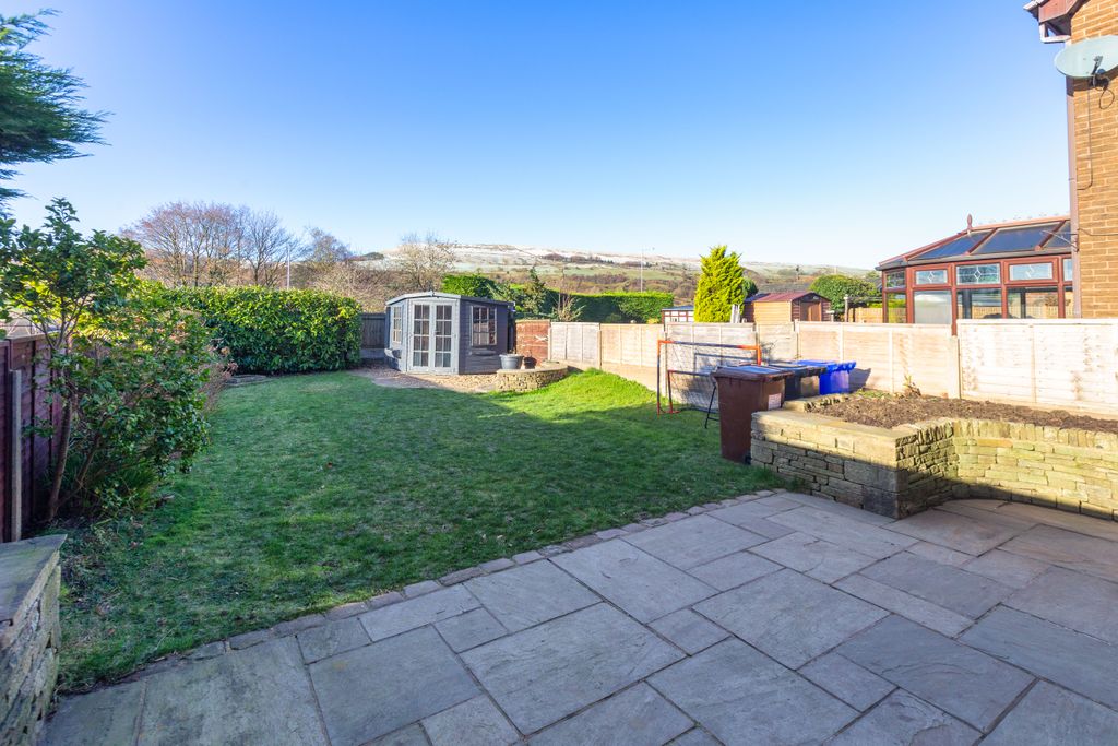 Property photo 3 of 21 8 Chatburn Close-19