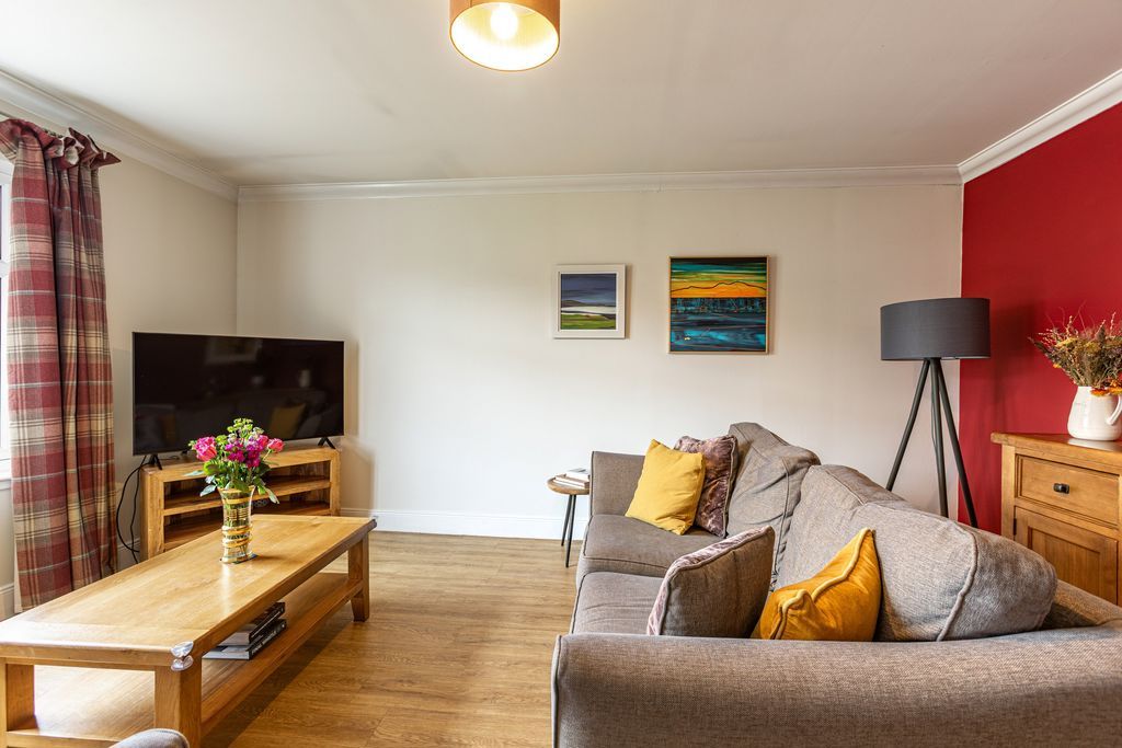 Property photo 2 of 32 Sitting Room