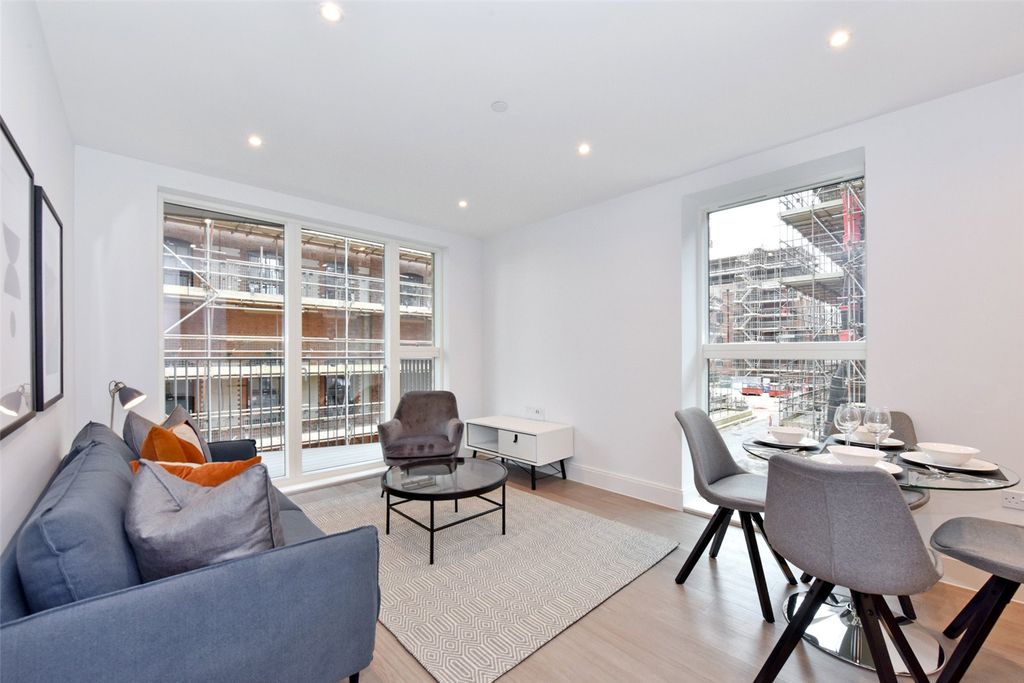 Property photo 1 of 17 Reception Room