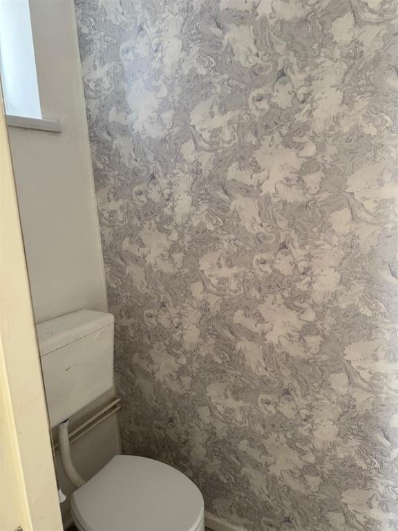 Property photo 2 of 10 2. Bathroom.Jpeg