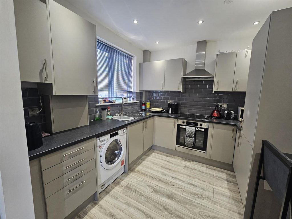 Property photo 2 of 13 1000051161.Jpg