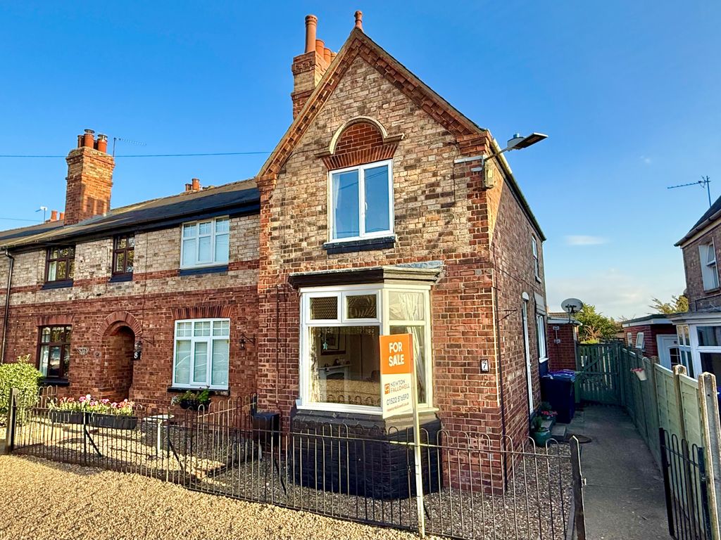 Property photo 1 of 12