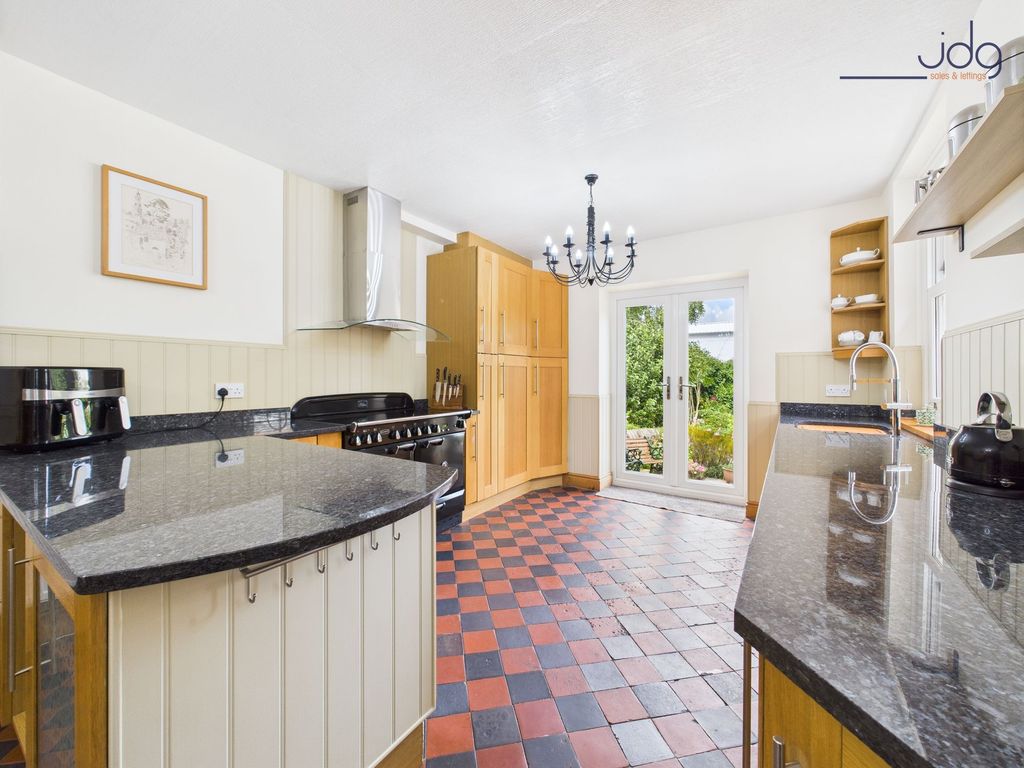 Property photo 2 of 18 Kitchen Diner