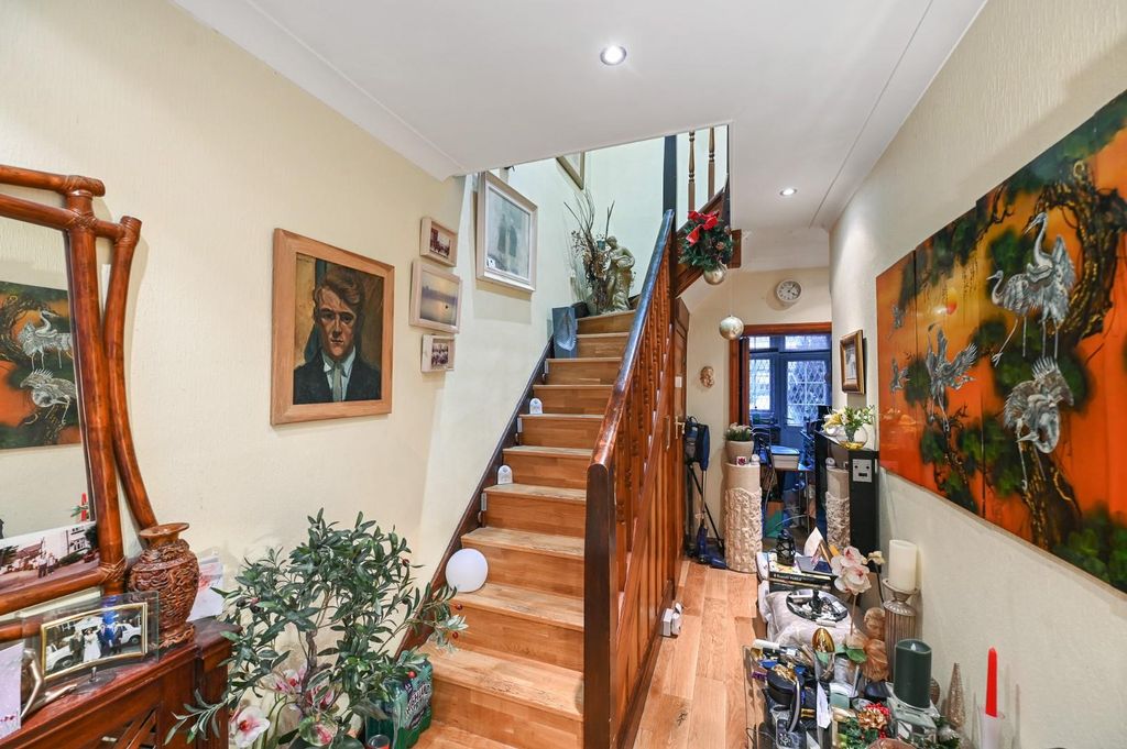 Property photo 3 of 5