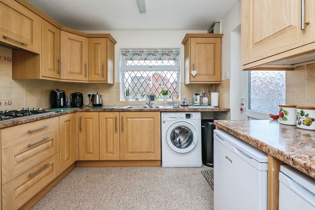 Property photo 2 of 20 Kitchen