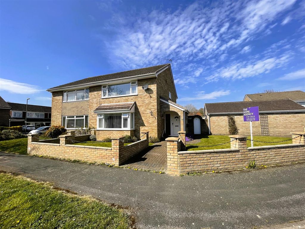 Property photo 2 of 28 6 Royston Avenue Front 2 .Jpg