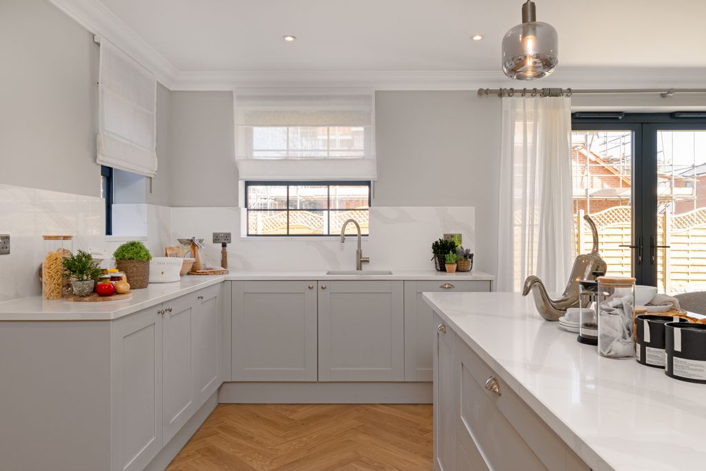 Property photo 1 of 13 Sabre Close Show Home