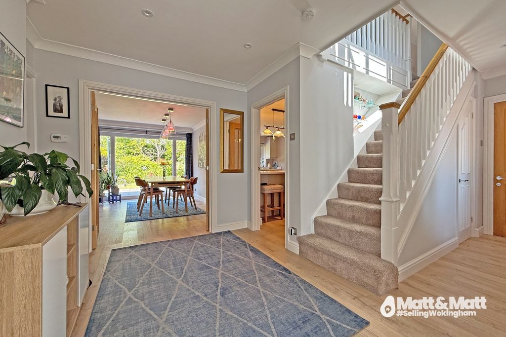 Property photo 2 of 17 4114094