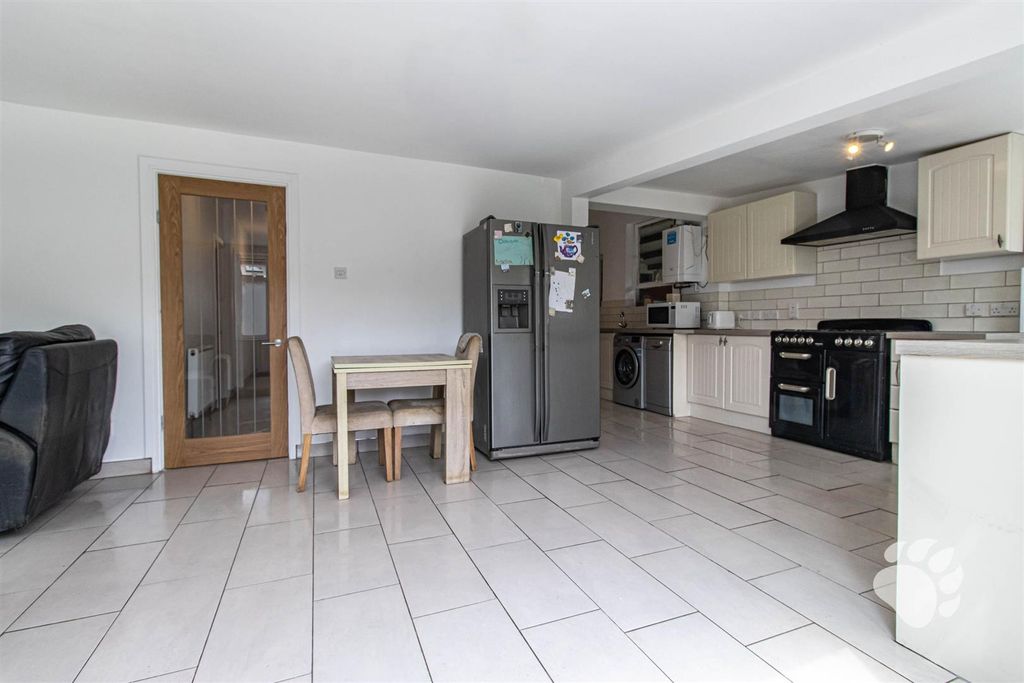 Property photo 3 of 26 Kitchen/Diner
