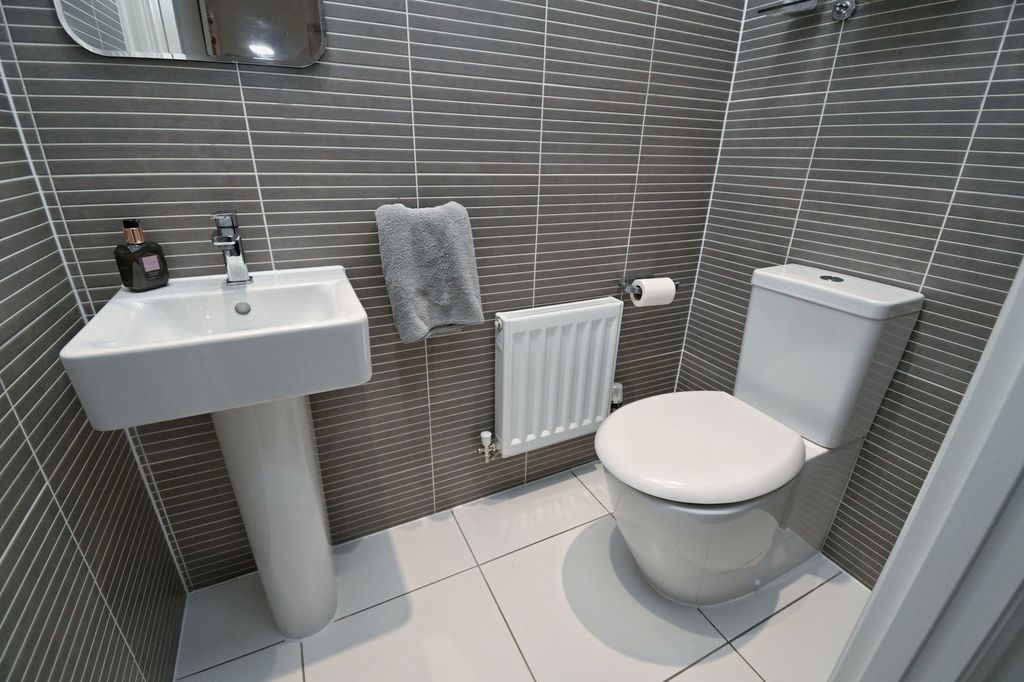 Property photo 3 of 26