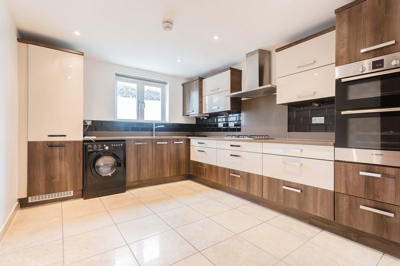 Property photo 3 of 11 Photo 9