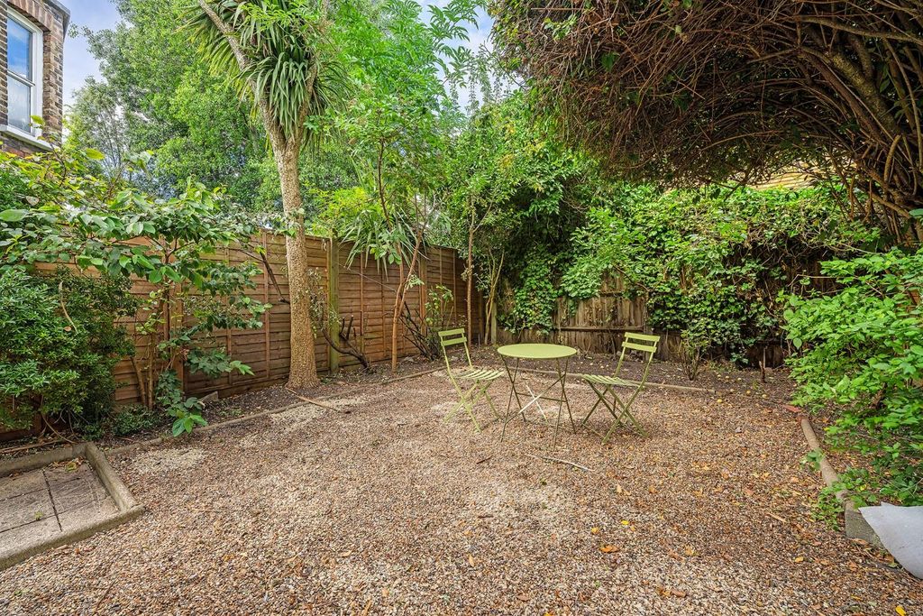 Property photo 2 of 15 Garden.Jpg