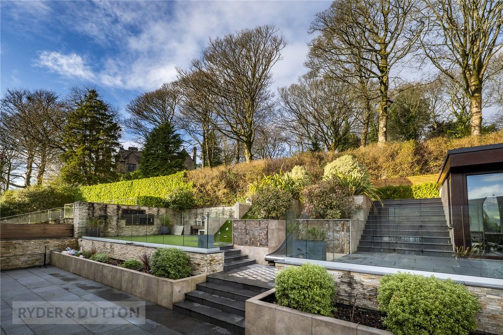 Property photo 2 of 29 Rear Garden