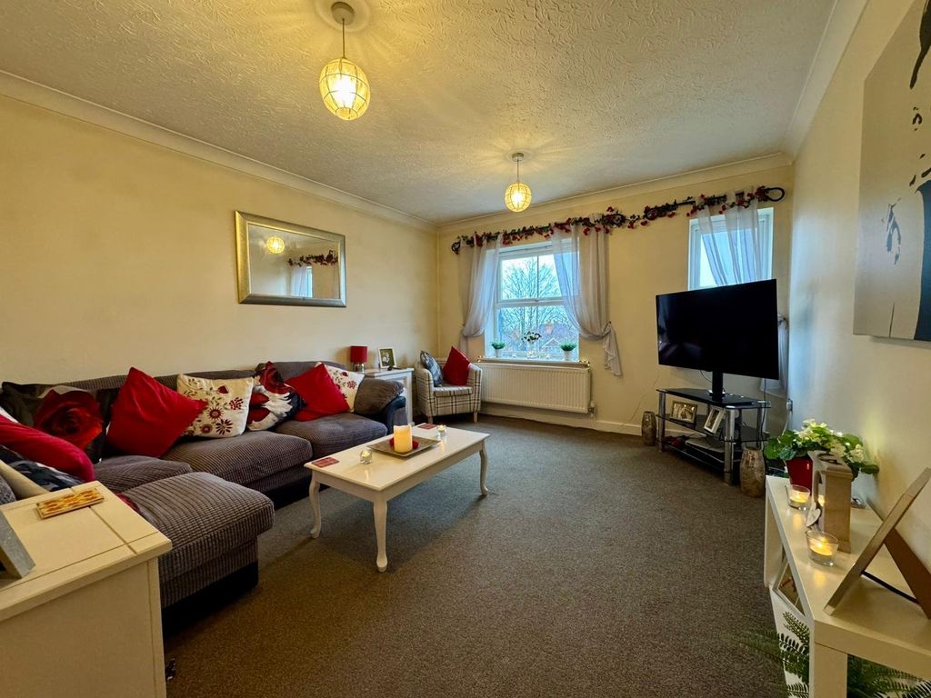 Property photo 2 of 8 Picture No. 06