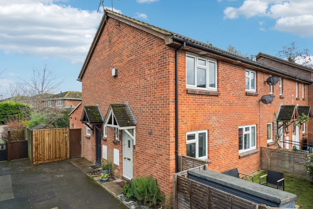 Property photo 1 of 12 Photo 27