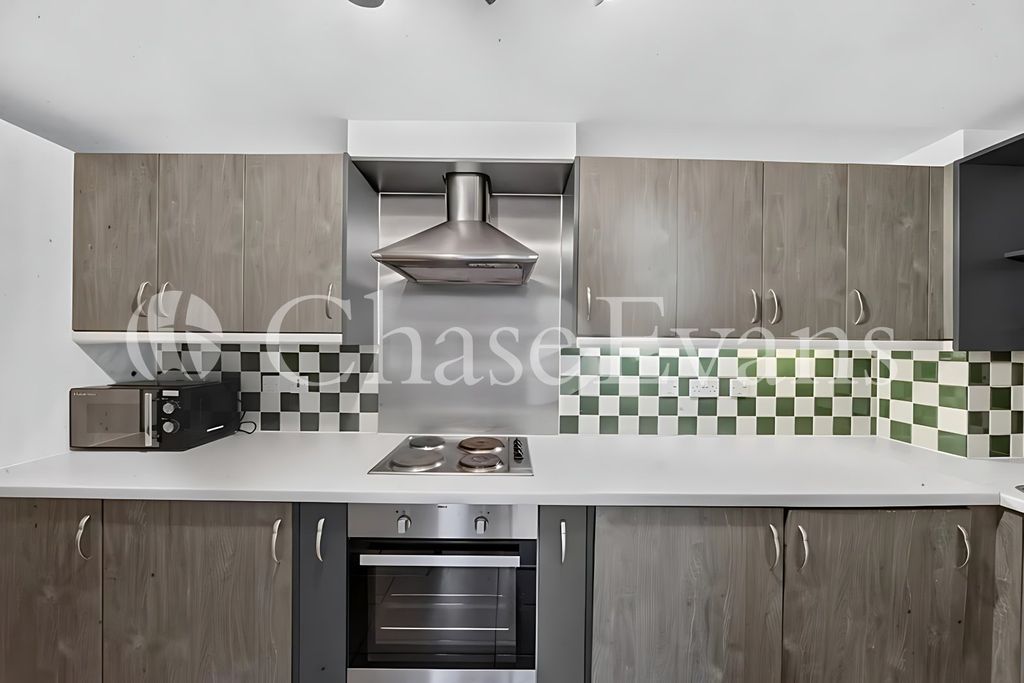 Property photo 2 of 10 Kitchen