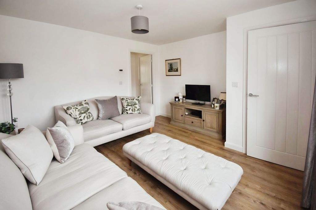 Property photo 3 of 21 Pbox-Img.Jpg
