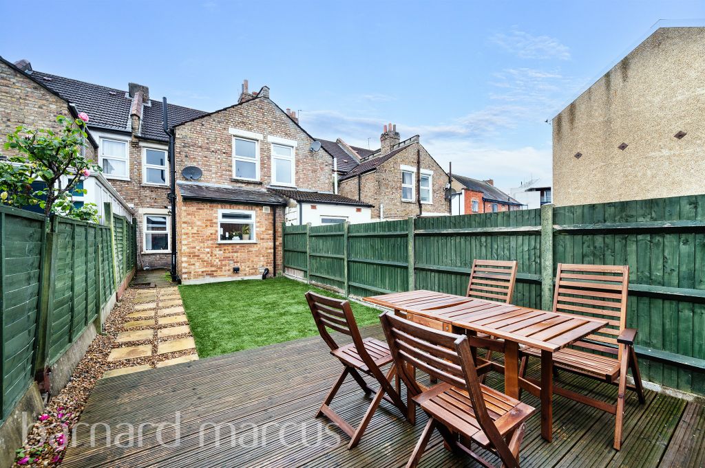 Property photo 3 of 12