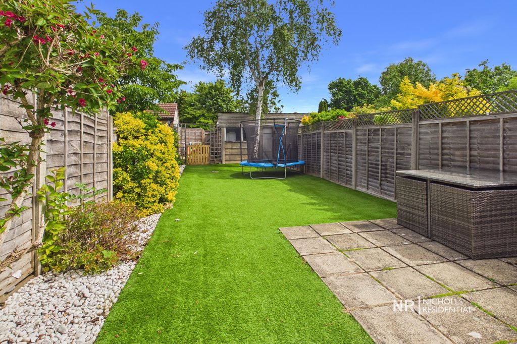 Property photo 3 of 16 Garden