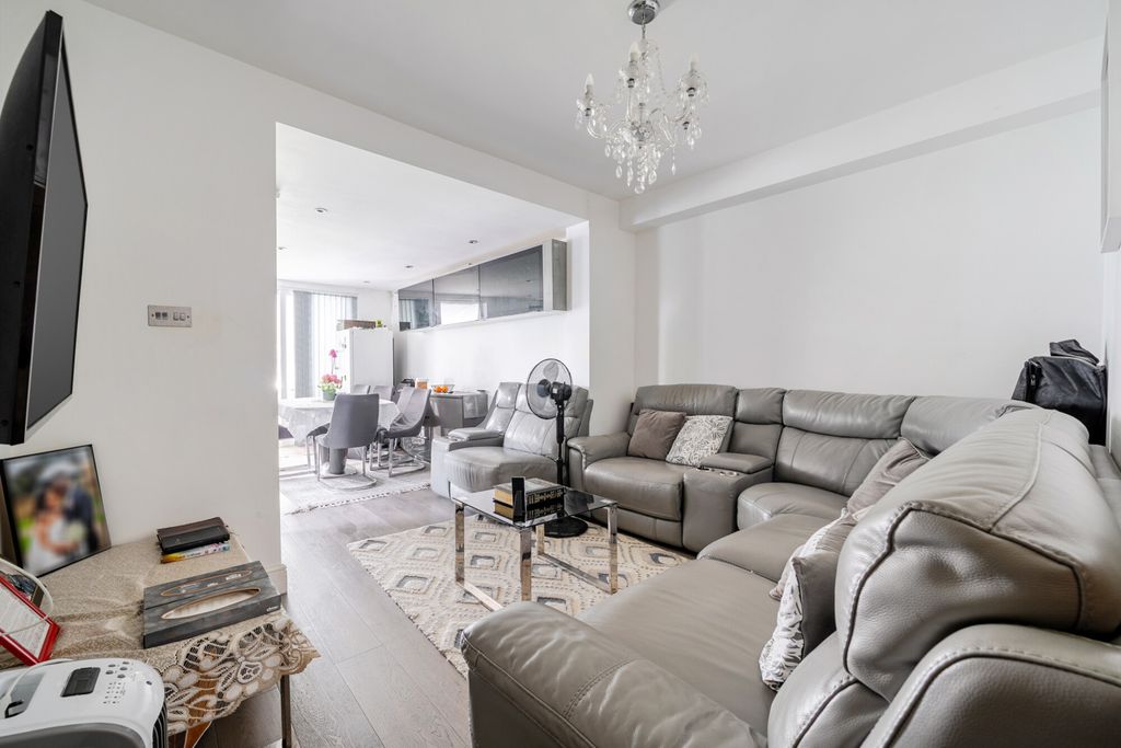 Property photo 3 of 20 1467051-15-6A1878...