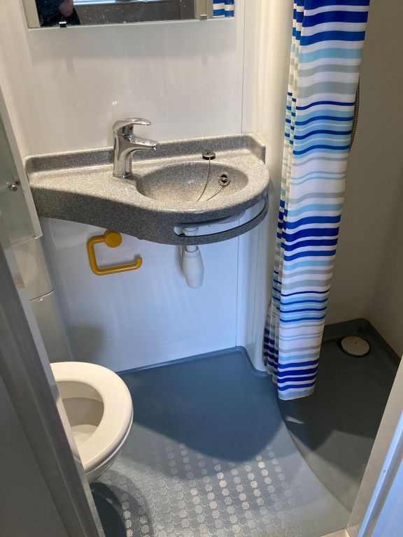 Property photo 3 of 4 Bathroom