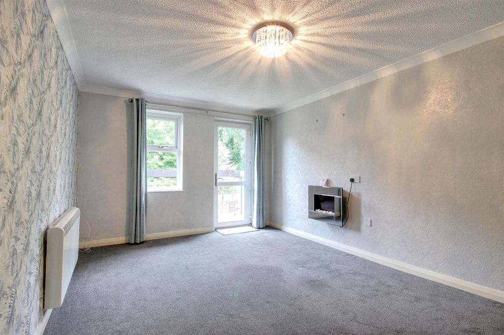 Property photo 2 of 12