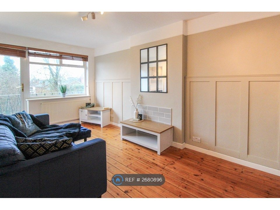 Property photo 3 of 23 Living / Dining Room