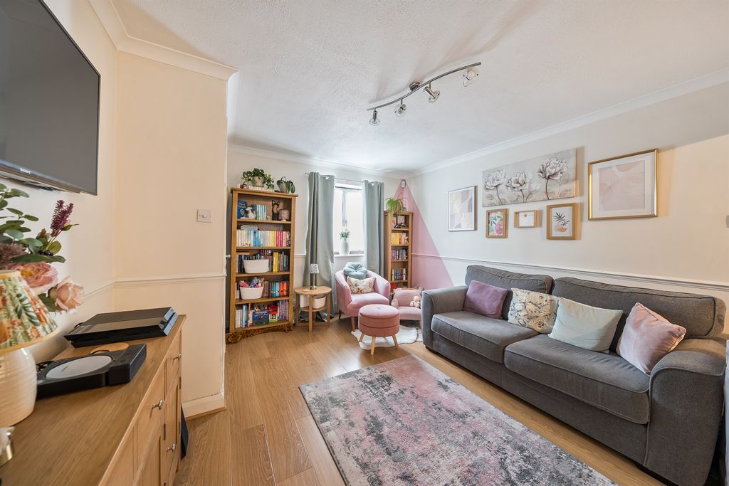 Property photo 2 of 16